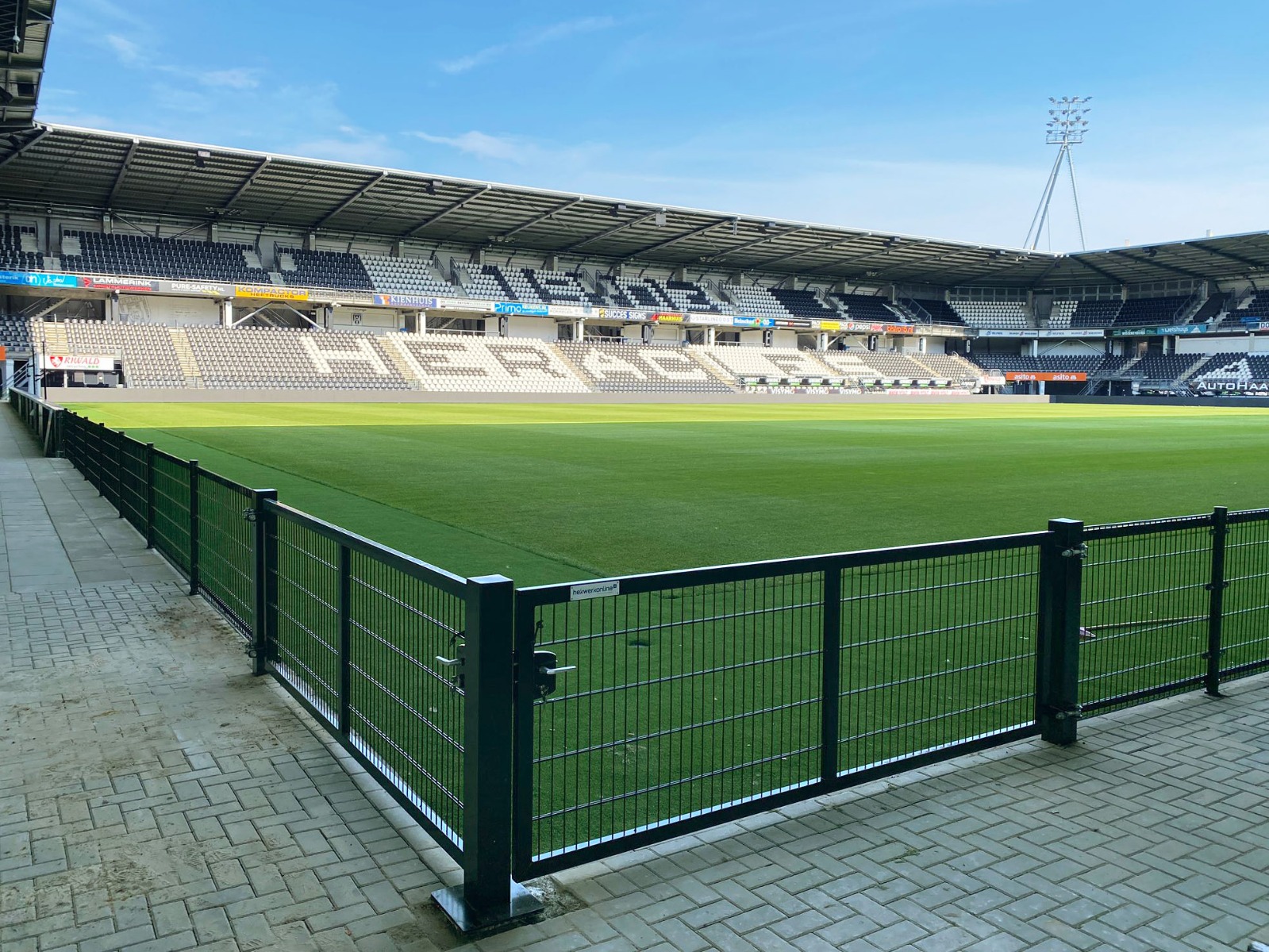 Afscheiding voetbalveld Heracles Almelo